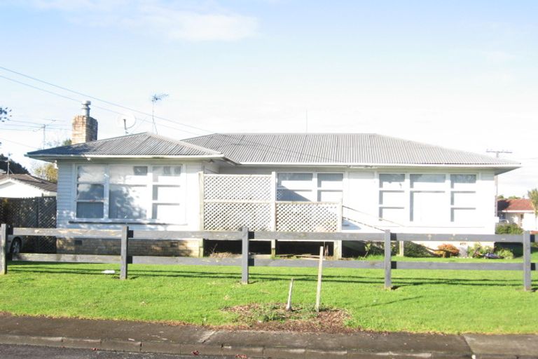 Photo of property in 15 Adams Road, Manurewa, Auckland, 2102