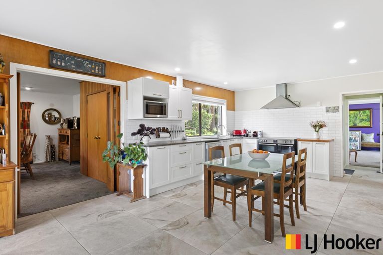 Photo of property in Glenbrook Beach Road, Glenbrook, 2681