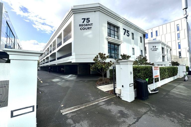 Photo of property in Regent Courts, 2/75 Gloucester Street, Christchurch Central, Christchurch, 8013