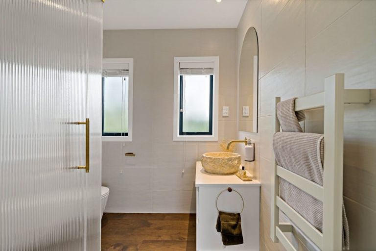 Photo of property in 5c Woodward Avenue, Mangere Bridge, Auckland, 2022