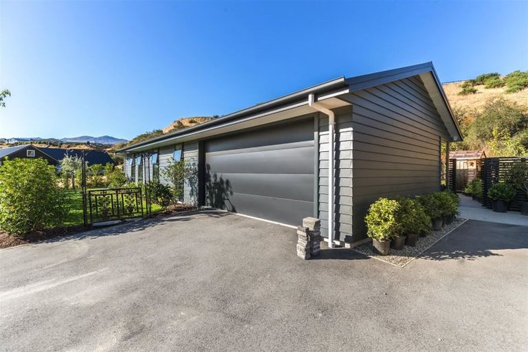 Photo of property in 17 Sandford Terrace, Lower Shotover, Queenstown, 9304