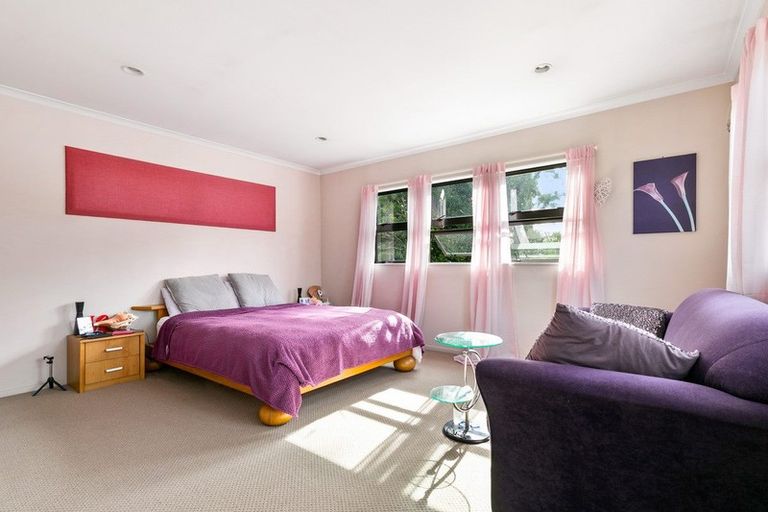 Photo of property in 86a Barrys Road, Glendene, Auckland, 0602