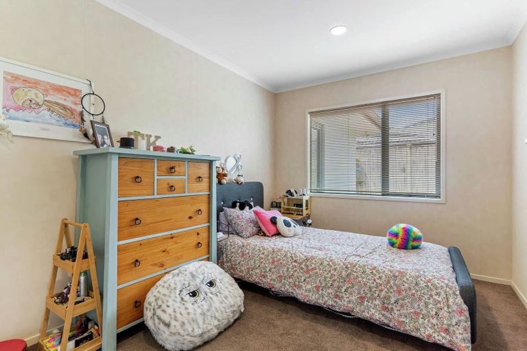 Photo of property in 1 Ballybay Road, East Tamaki, Auckland, 2016