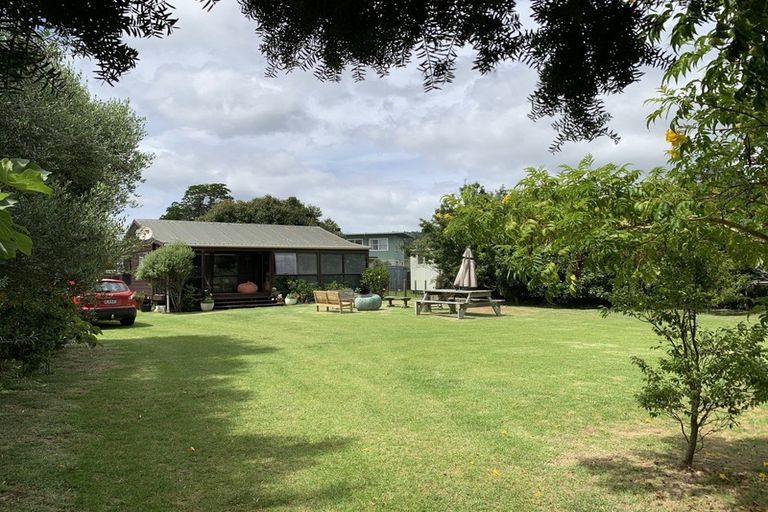 Photo of property in 10 Morrison Road, Matapouri, Whangarei, 0173