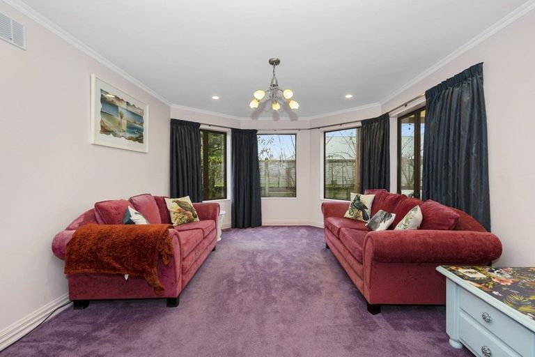 Photo of property in 35 Nielsen Gardens, Rototuna, Hamilton, 3210