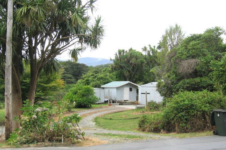 Photo of property in 23 Bridge Road, Birchville, Upper Hutt, 5018