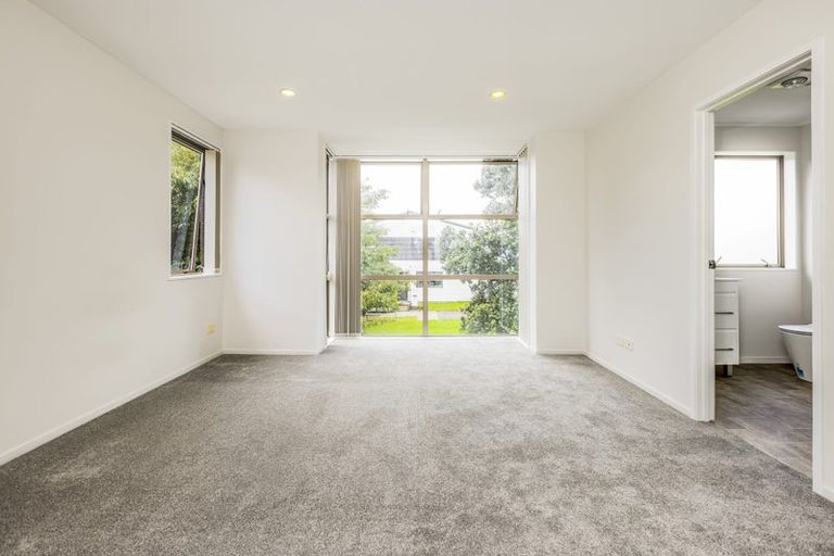 Photo of property in 18 Windfola Parkway, Takanini, 2112