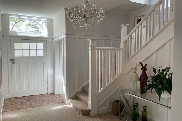 Photo of property in 14 Selwyn Terrace, Thorndon, Wellington, 6011