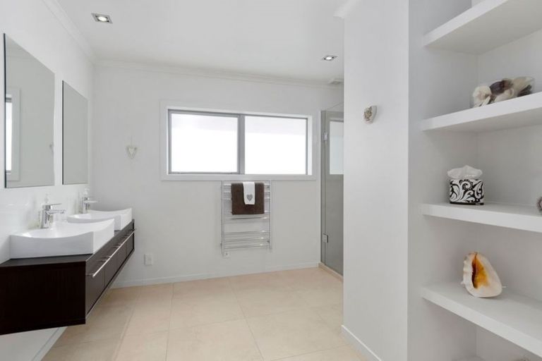 Photo of property in 131 Kowhai Road, Mairangi Bay, Auckland, 0630