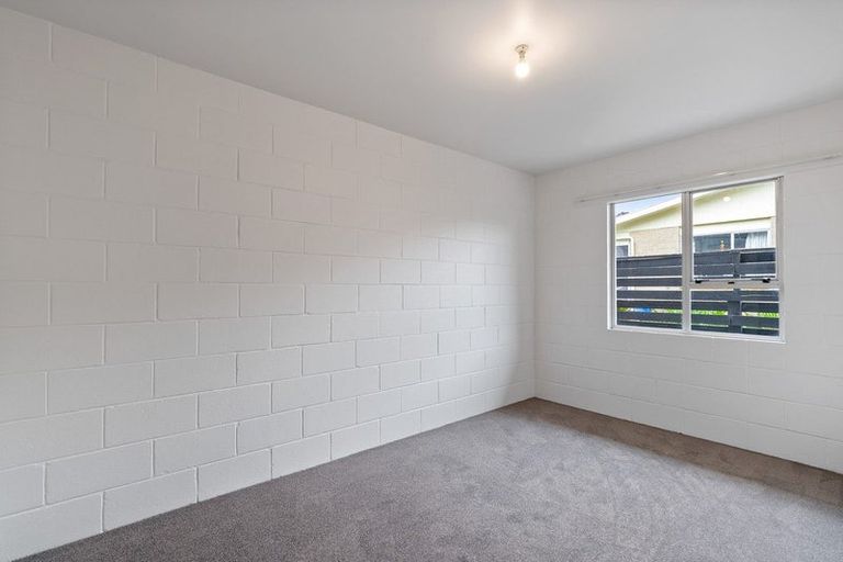 Photo of property in 175a Queens Drive, Lyall Bay, Wellington, 6022