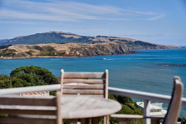 Photo of property in 1 Roys Road, Plimmerton, Porirua, 5026