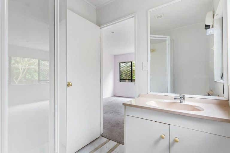 Photo of property in 2/131 Grand Drive, Remuera, Auckland, 1050