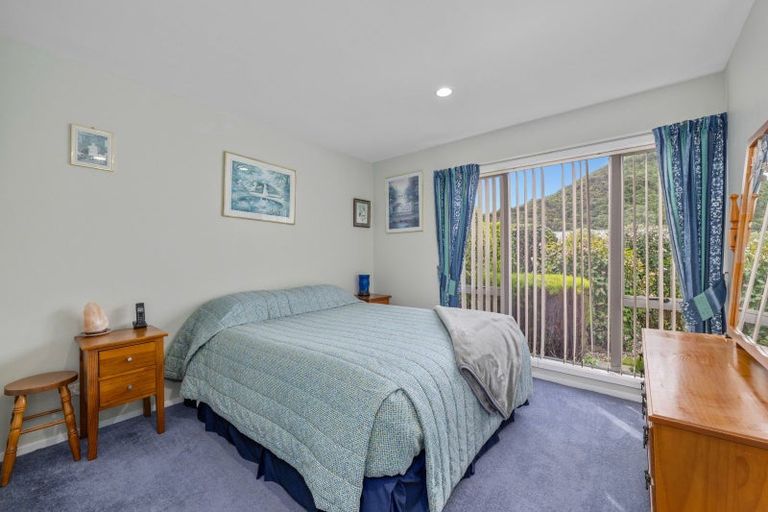 Photo of property in 26 Ranui Street, Waikawa, Picton, 7220