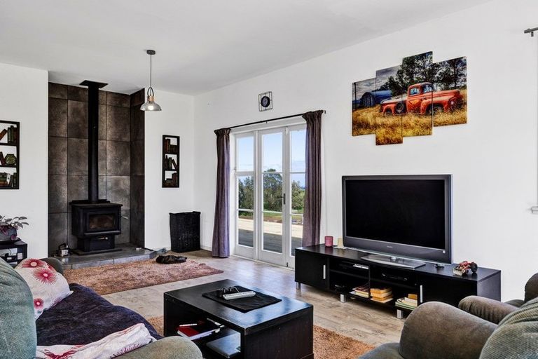 Photo of property in 2745 Opunake Road, Te Kiri, Opunake, 4682