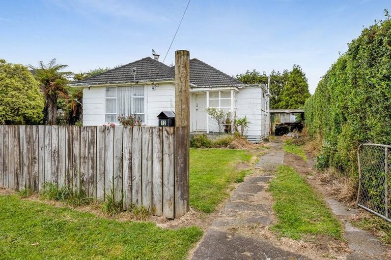 Photo of property in 12 Railway Street, Eltham, 4322