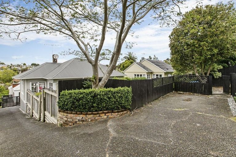 Photo of property in 53 Kurahaupo Street, Orakei, Auckland, 1071