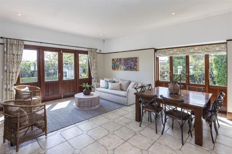 Photo of property in 121 Weston Road, St Albans, Christchurch, 8052