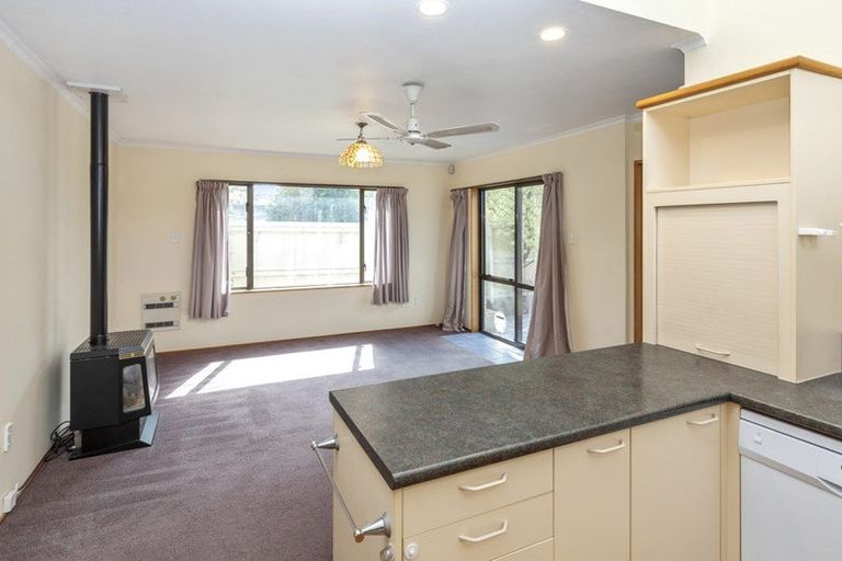 Photo of property in 2/39a Yardley Street, Avonhead, Christchurch, 8042