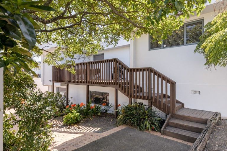 Photo of property in 94 Marine Parade, Mount Maunganui, 3116