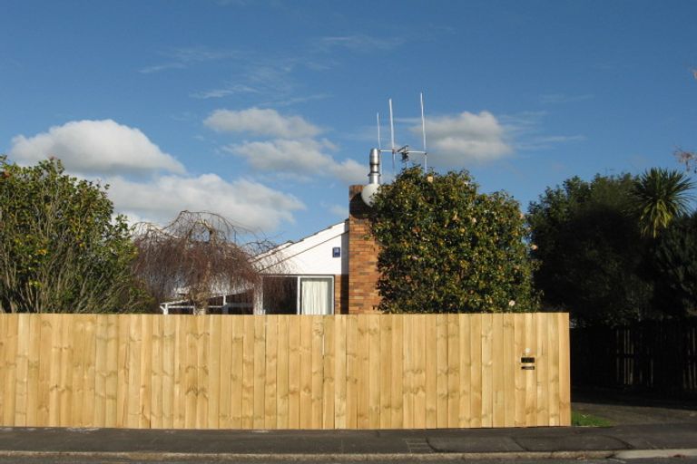 Photo of property in 2 Griffiths Place, Claudelands, Hamilton, 3214