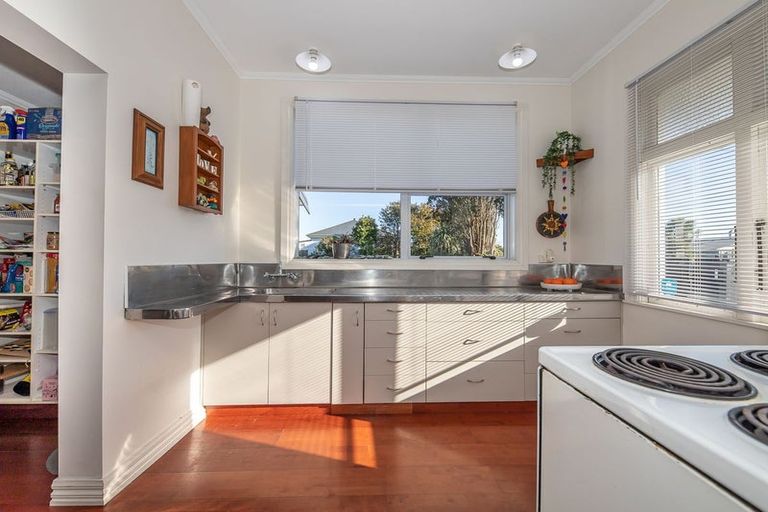 Photo of property in 52 Romilly Street, Westport, 7825