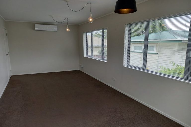 Photo of property in 45 Sylvan Crescent, Te Atatu South, Auckland, 0610
