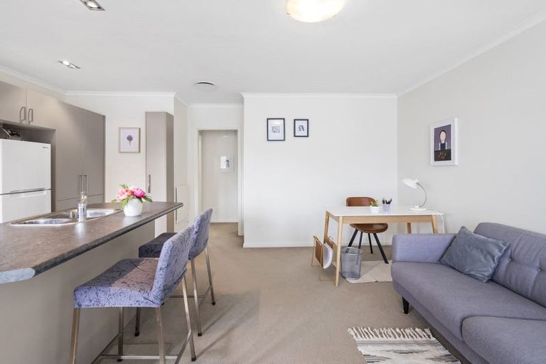 Photo of property in 300 Karori Road, Karori, Wellington, 6012