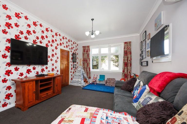 Photo of property in 17 Manson Street, Terrace End, Palmerston North, 4410