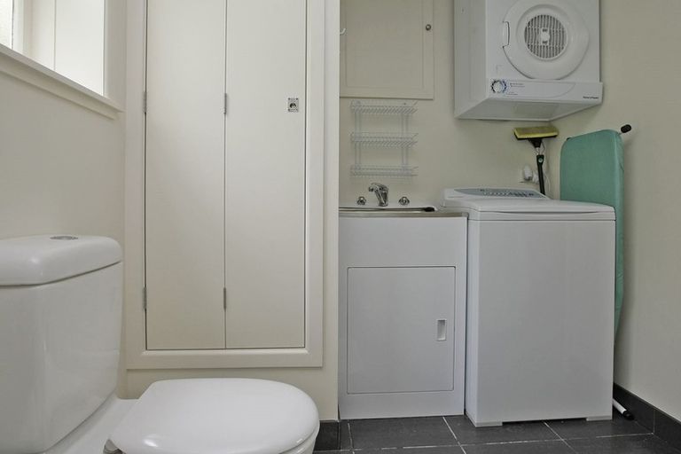 Photo of property in 64 Eden Street, Island Bay, Wellington, 6023