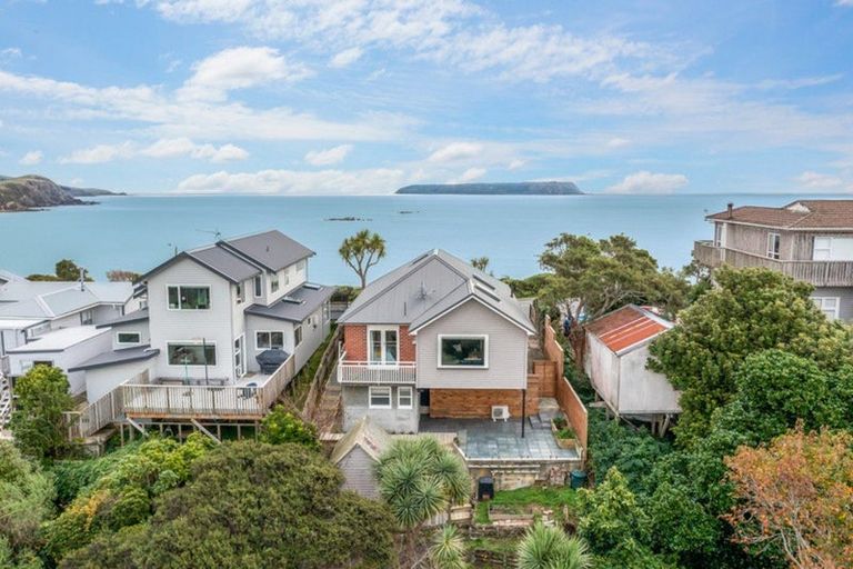 Photo of property in 56 Motuhara Road, Plimmerton, Porirua, 5026