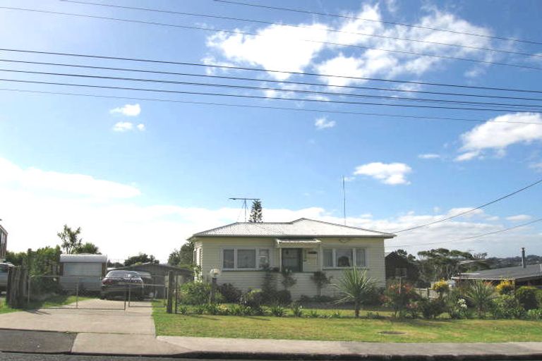 Photo of property in 86 Verran Road, Birkdale, Auckland, 0626