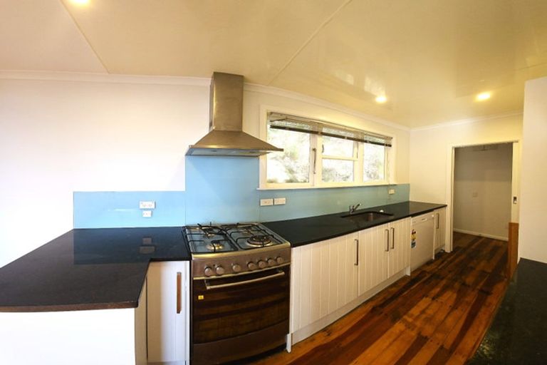 Photo of property in 170 The Esplanade, Island Bay, Wellington, 6023