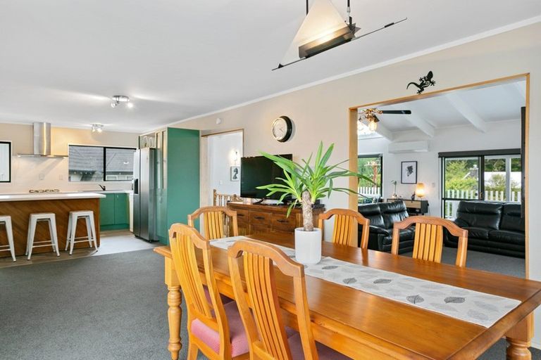 Photo of property in 117 Wakeman Road, Acacia Bay, Taupo, 3330