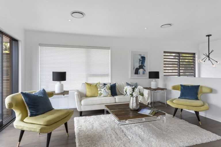 Photo of property in 1/27 Waitemata Road, Hauraki, Auckland, 0622