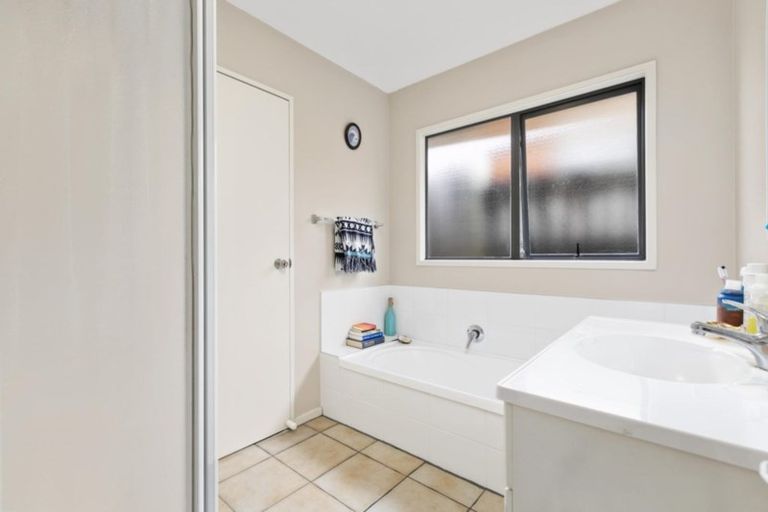 Photo of property in 24 Arrowfield Drive, Pyes Pa, Tauranga, 3112