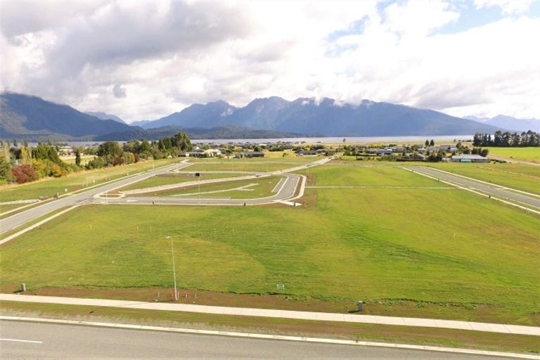 Photo of property in 22 Marakura Drive, Te Anau, 9600