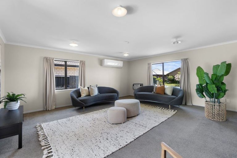 Photo of property in 9 Whitney Place, Rototuna North, Hamilton, 3210