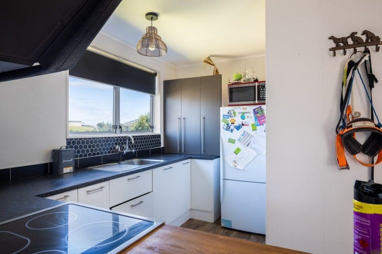 Photo of property in 15 Tahurangi Place, Spotswood, New Plymouth, 4310