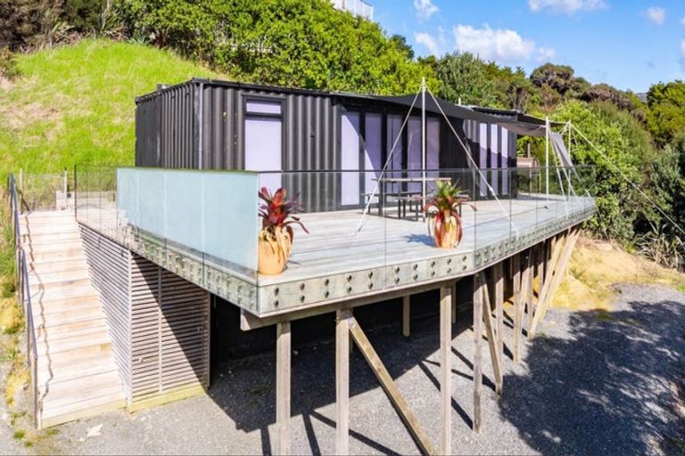 Photo of property in 16 Taranga Road, Langs Beach, Waipu, 0582