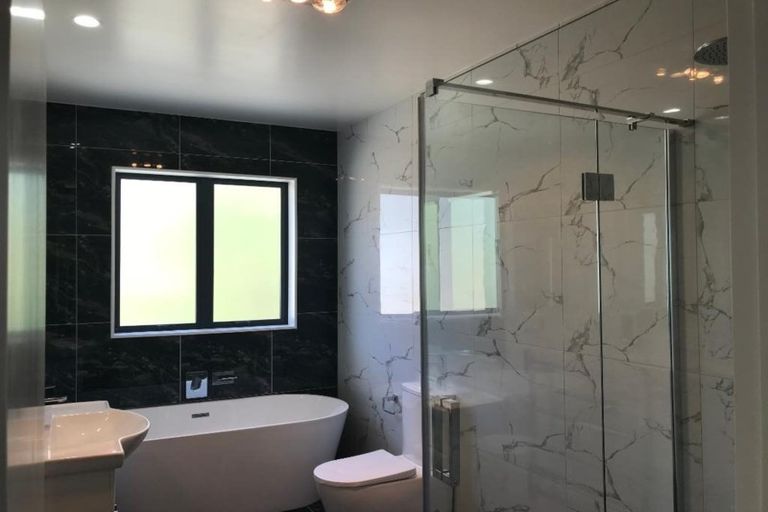 Photo of property in 10 Arataki Way, Glen Eden, Auckland, 0602