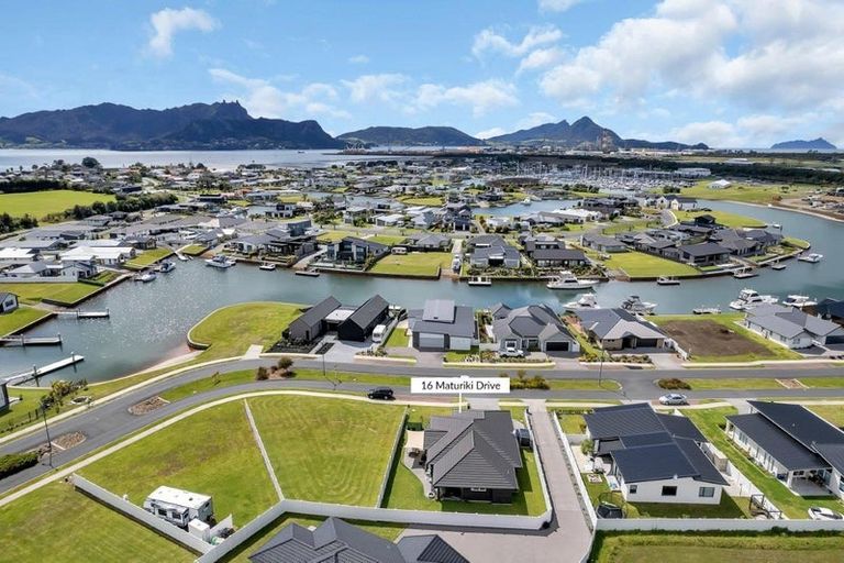 Photo of property in 16 Maturiki Drive, One Tree Point, 0118