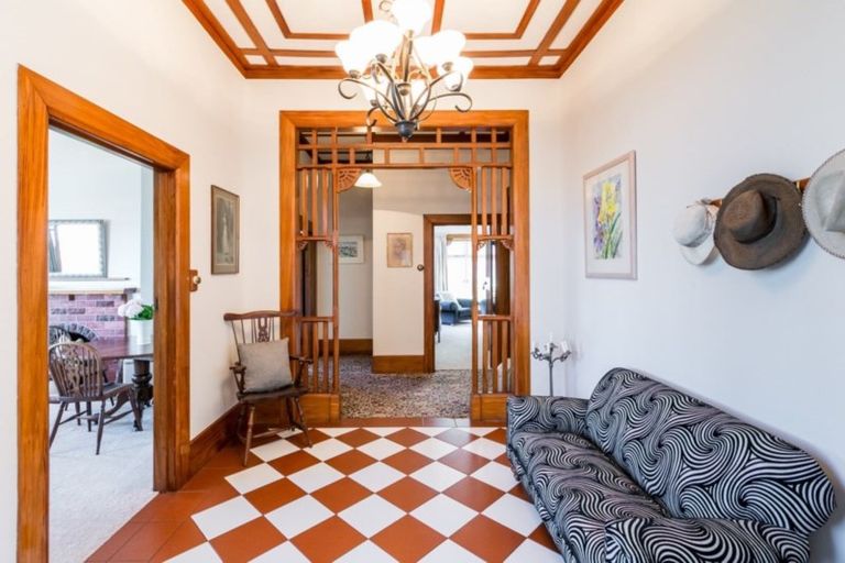 Photo of property in 5 Sealy Road, Bluff Hill, Napier, 4110