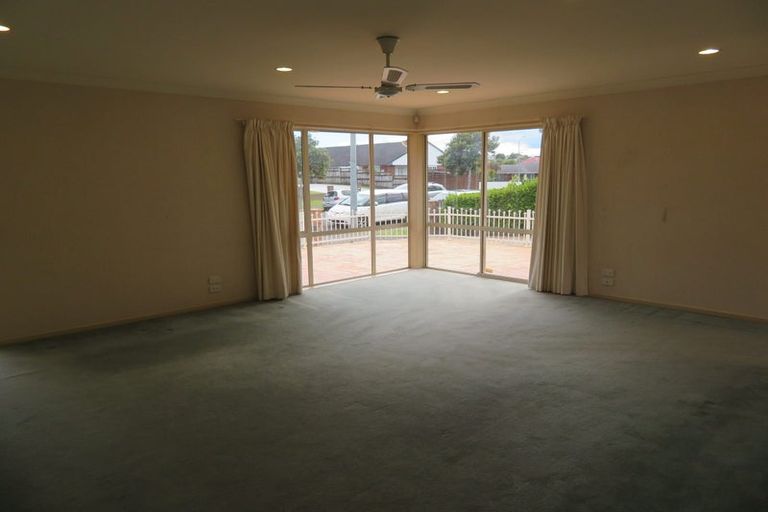 Photo of property in 38 Millhouse Drive, Northpark, Auckland, 2013