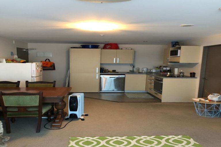 Photo of property in Dual Apartments, 301/142 Vivian Street, Te Aro, Wellington, 6011