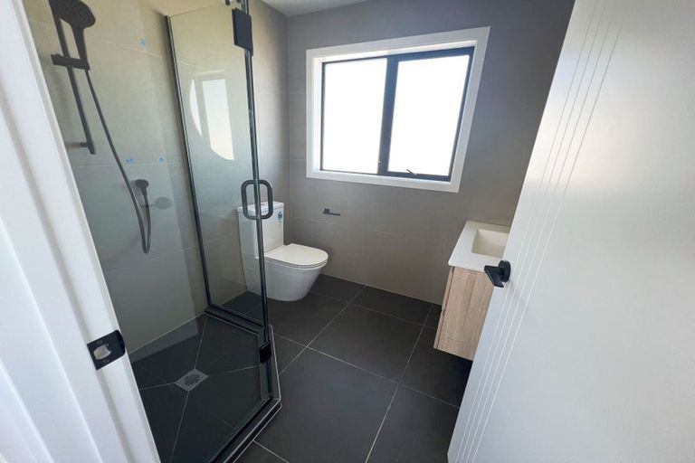 Photo of property in 17 Manawanui Way, Orewa, 0931