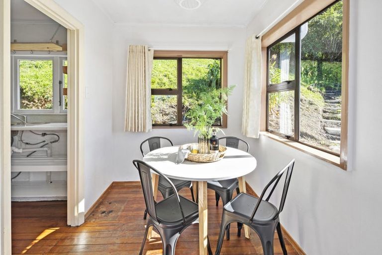 Photo of property in 1 Auckland Terrace, Melrose, Wellington, 6023