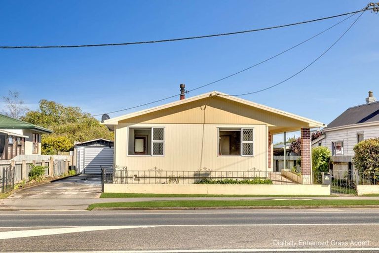 Photo of property in 19 Railway Esplanade, East Gore, Gore, 9710