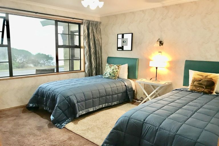 Photo of property in 100 Marine Parade, Bluff, 9814