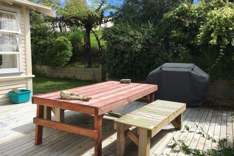 Photo of property in 73 Standen Street, Karori, Wellington, 6012