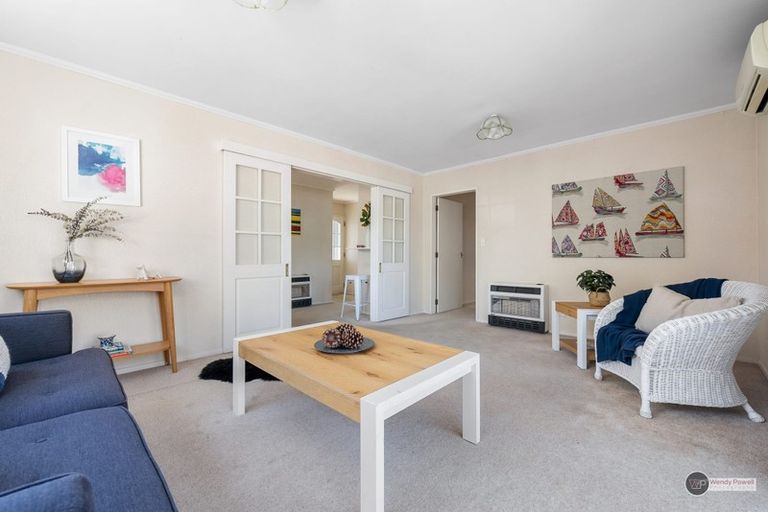 Photo of property in 8 Fraser Crescent, Elderslea, Upper Hutt, 5018